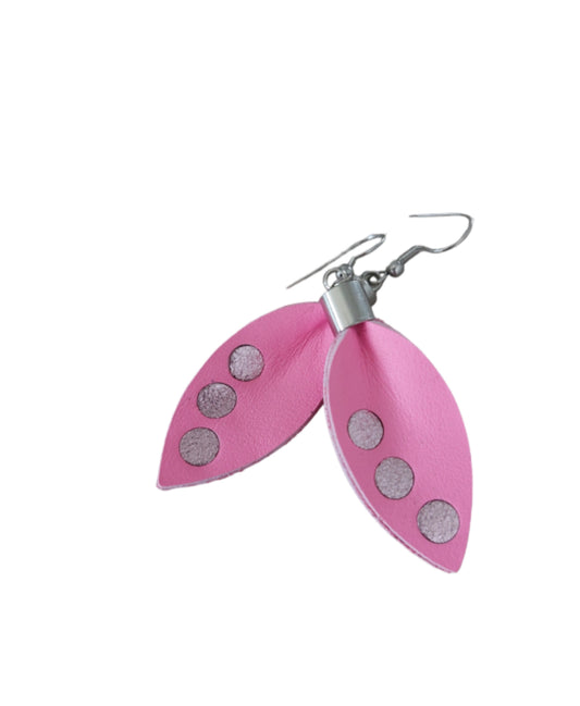 BORA FÜLBEVALÓ BŐR PÖTTYEL