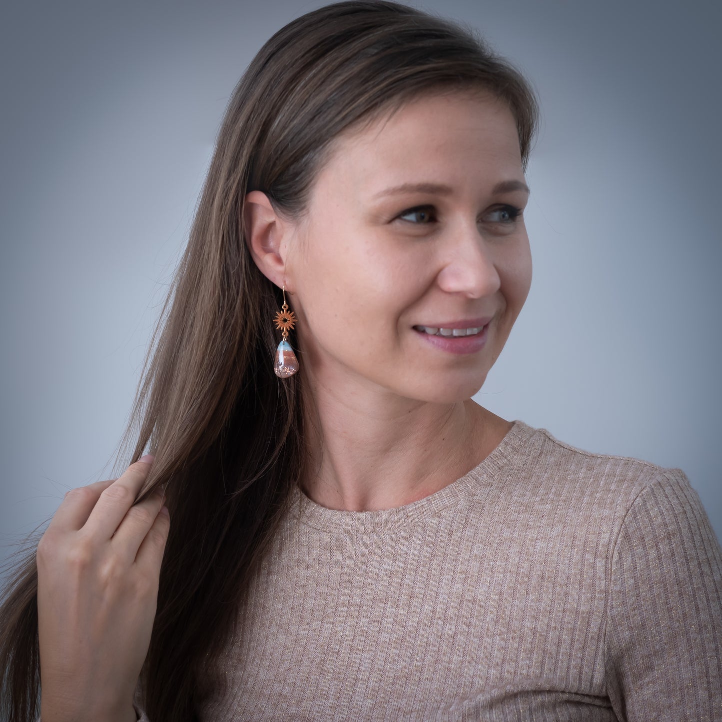 Terra Glow nagyobb csüngős fülbevaló többféle formában, márványos színekben