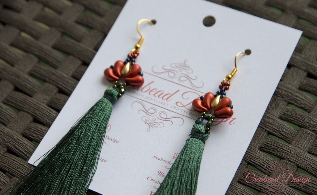 Hosszú bojtos matyó tulipán fülbevaló több színben