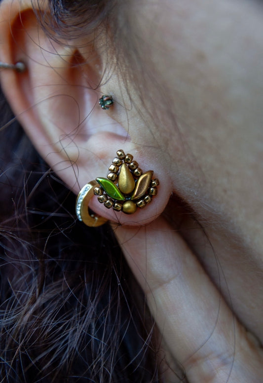 Kicsi bedugós matyó tulipán fülbevaló több színben