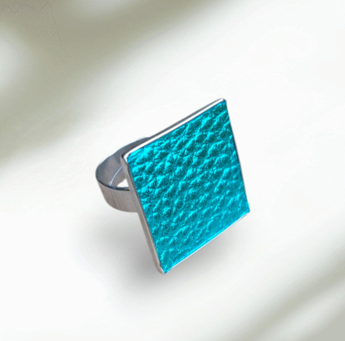 ORVOSI FÉM GYŰRŰ BŐR Belsővel