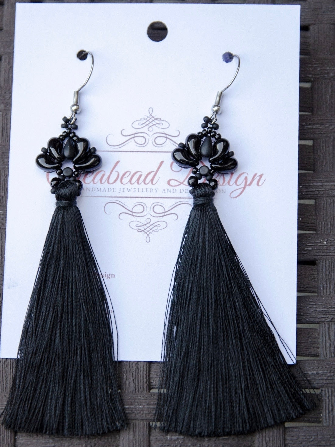 Hosszú bojtos matyó tulipán fülbevaló több színben