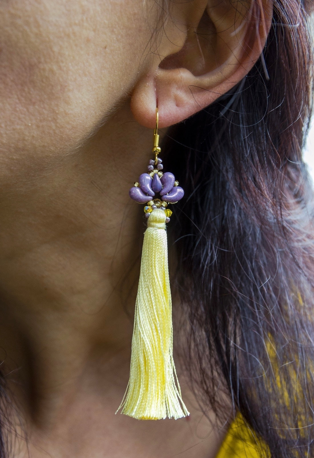 Hosszú bojtos matyó tulipán fülbevaló több színben