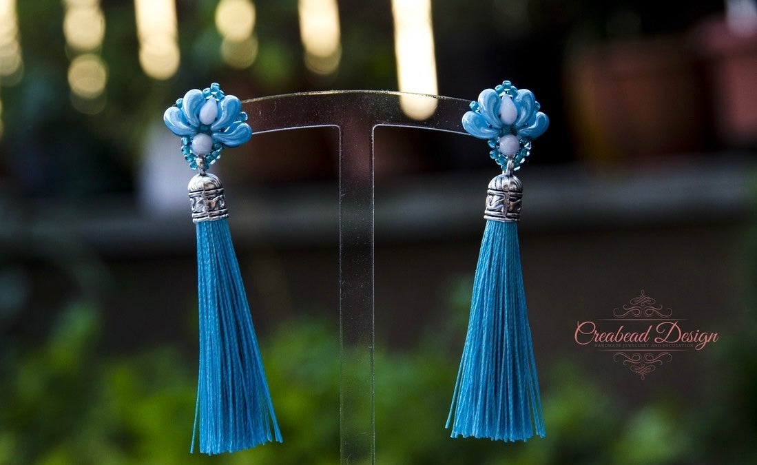 Közepes bojtos matyó tulipán fülbevaló több színben