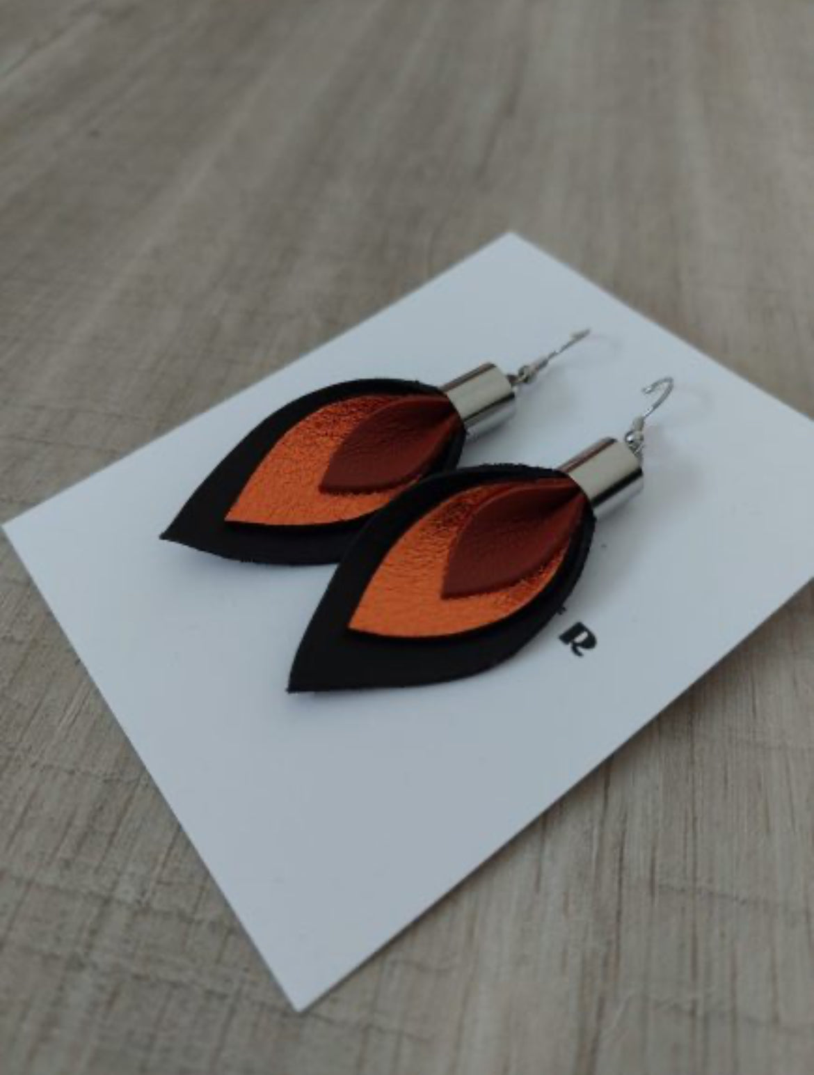 TRICOLOR FÜLBEVALÓ