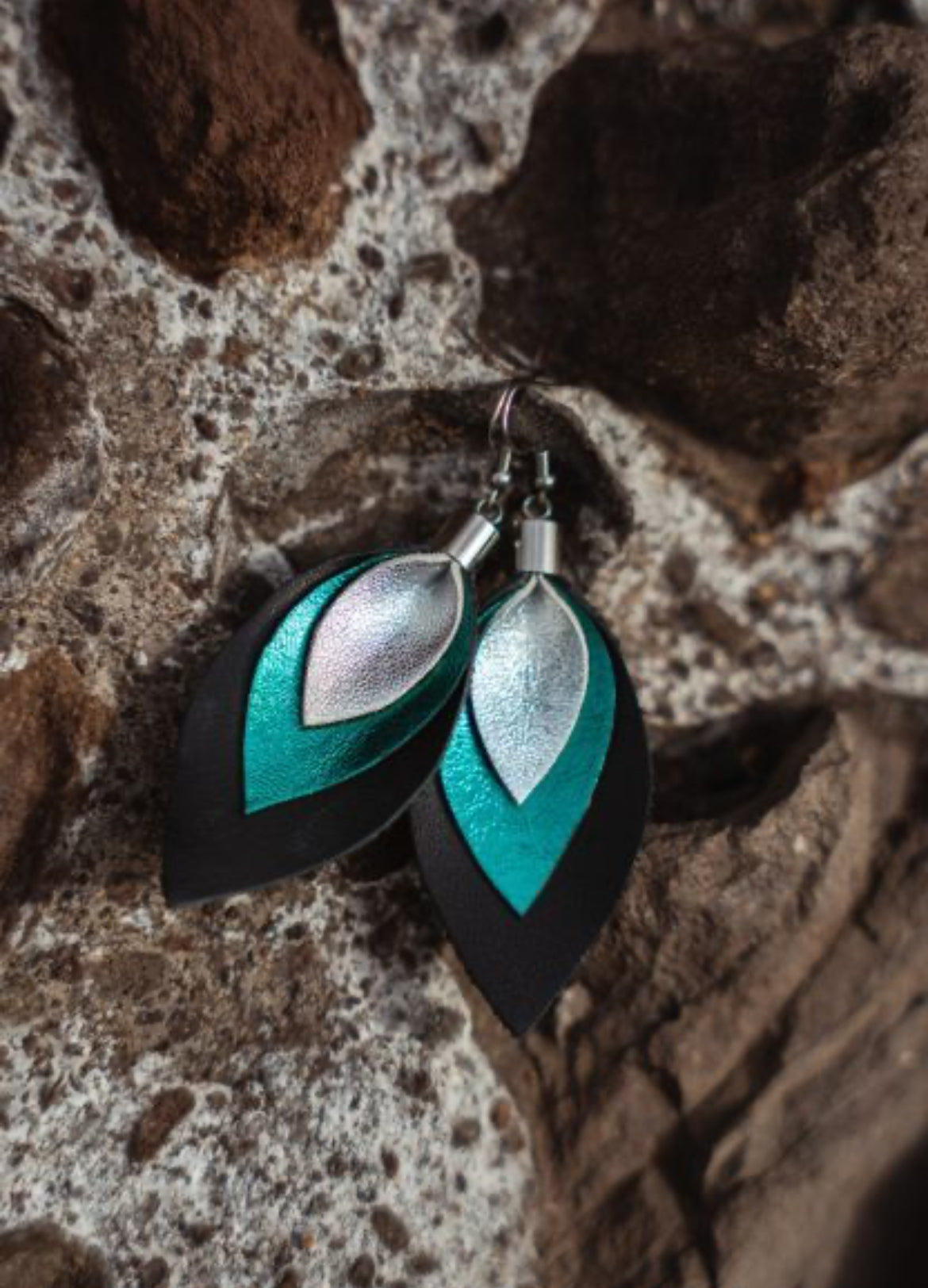 TRICOLOR FÜLBEVALÓ