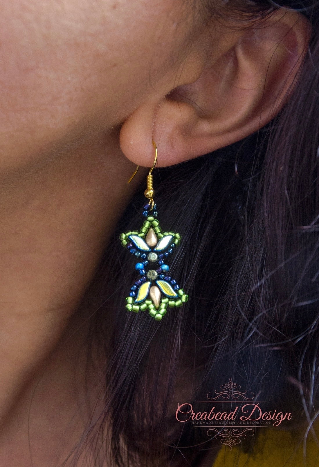 Matyó stílusú elegáns fülbevaló több színben