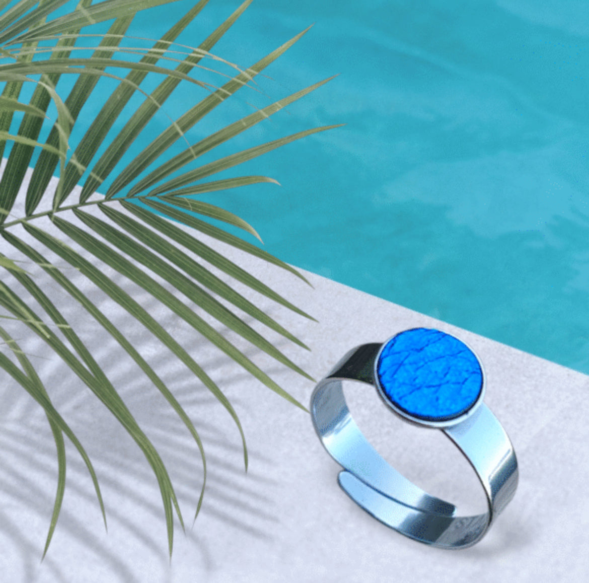 ORVOSI FÉM GYŰRŰ BŐR PÖTTYEL