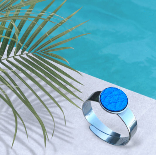 ORVOSI FÉM GYŰRŰ BŐR PÖTTYEL