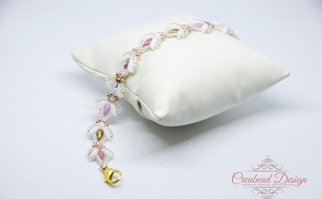 Elegáns tulipános karkötő