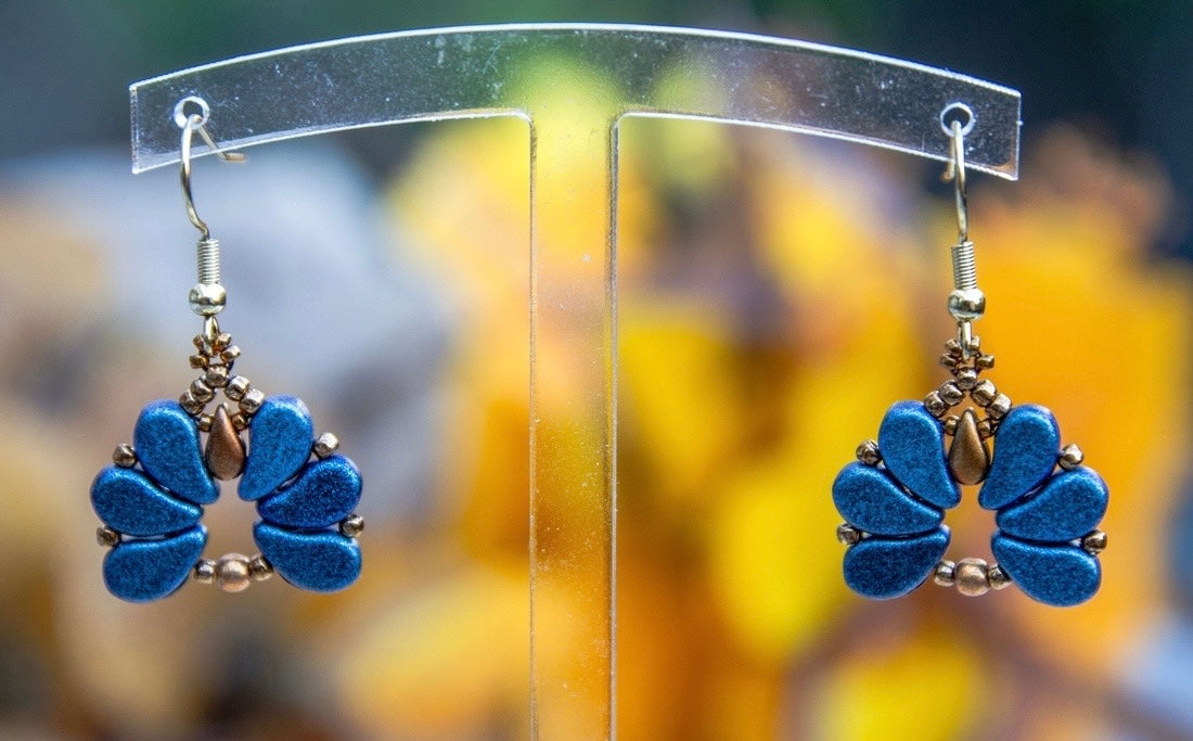 Matyórózsa stílusú fülbevaló több színben