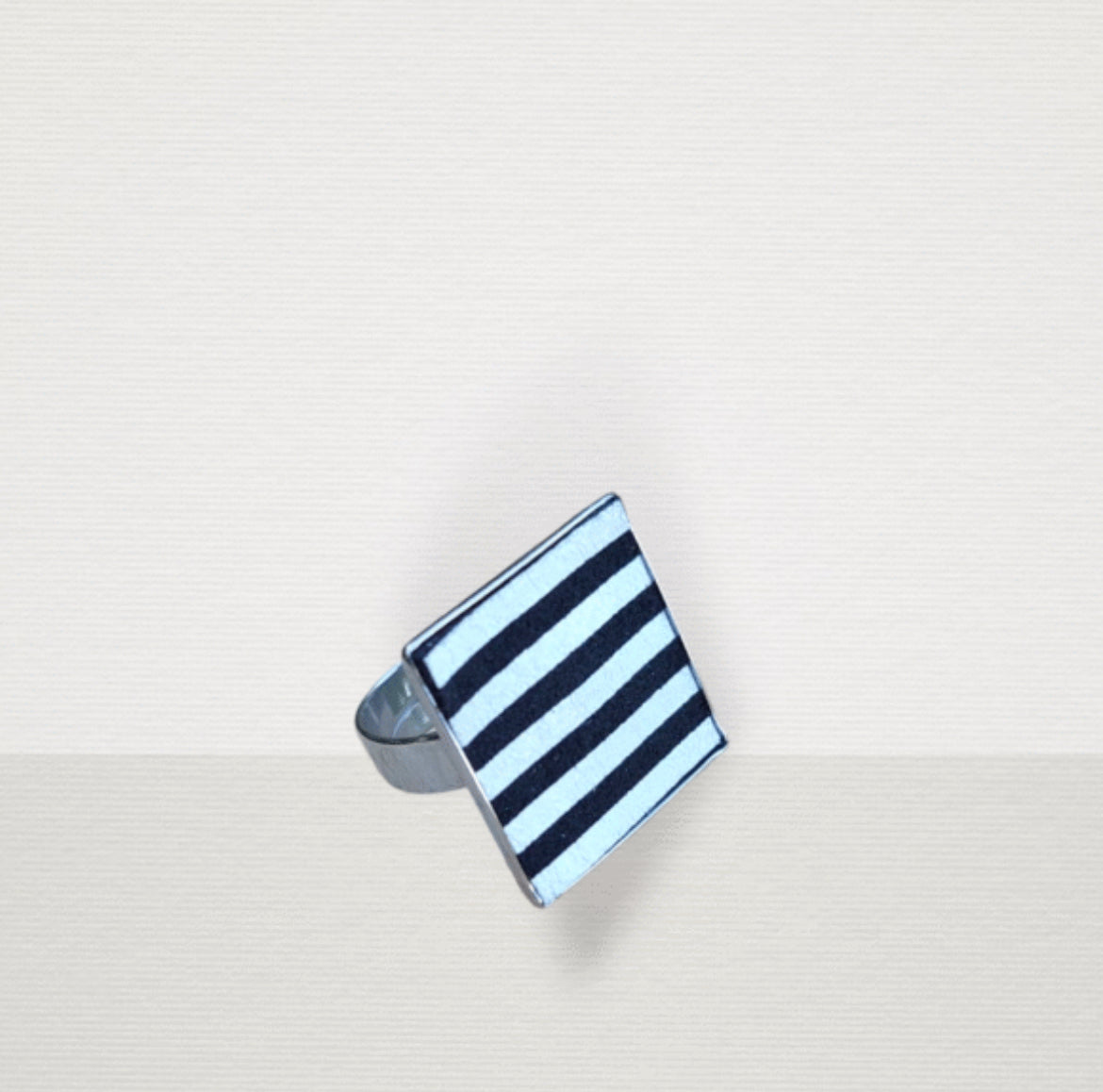 ORVOSI FÉM GYŰRŰ BŐR Belsővel