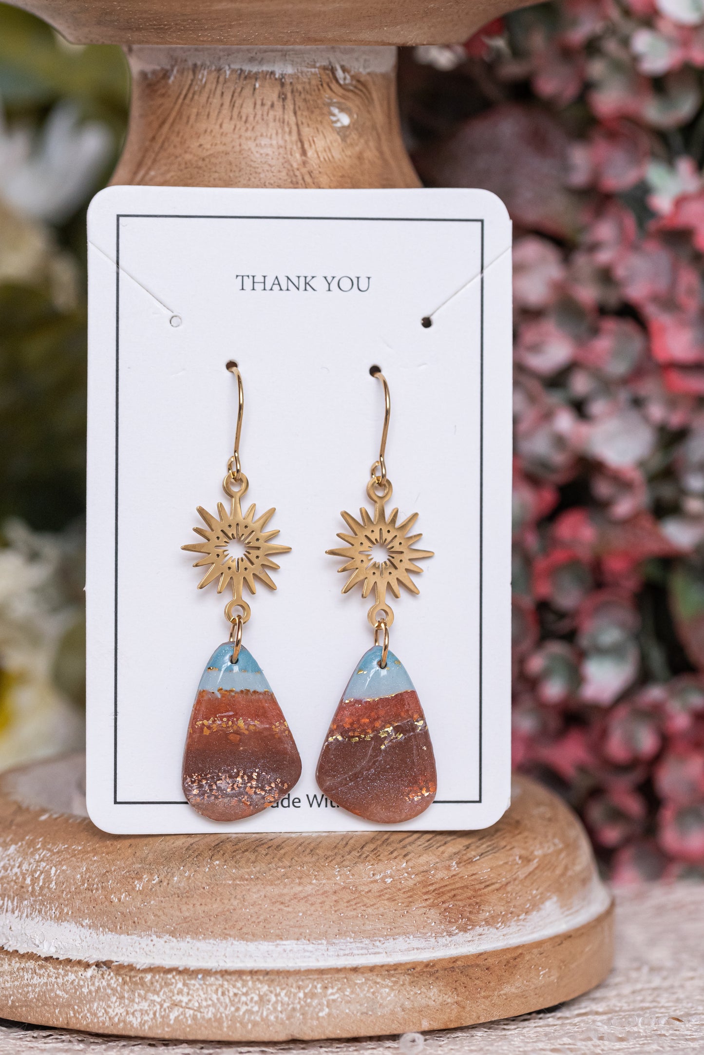 Terra Glow nagyobb csüngős fülbevaló többféle formában, márványos színekben