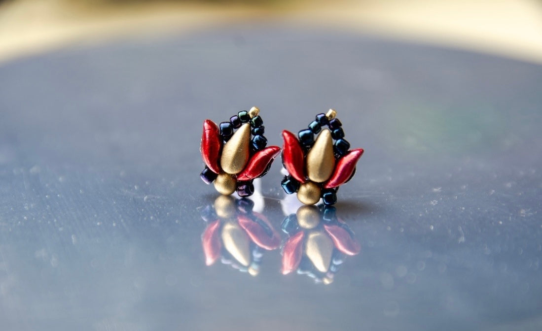 Pici bedugós matyó tulipán fülbevaló több színben