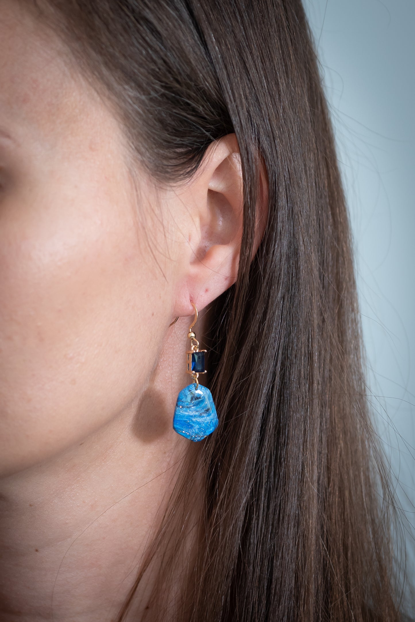 Kövekkel díszített fülbevaló több színben