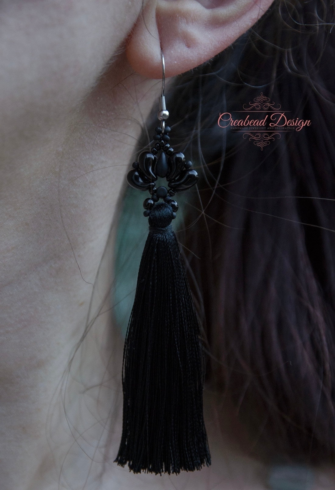 Hosszú bojtos matyó tulipán fülbevaló több színben