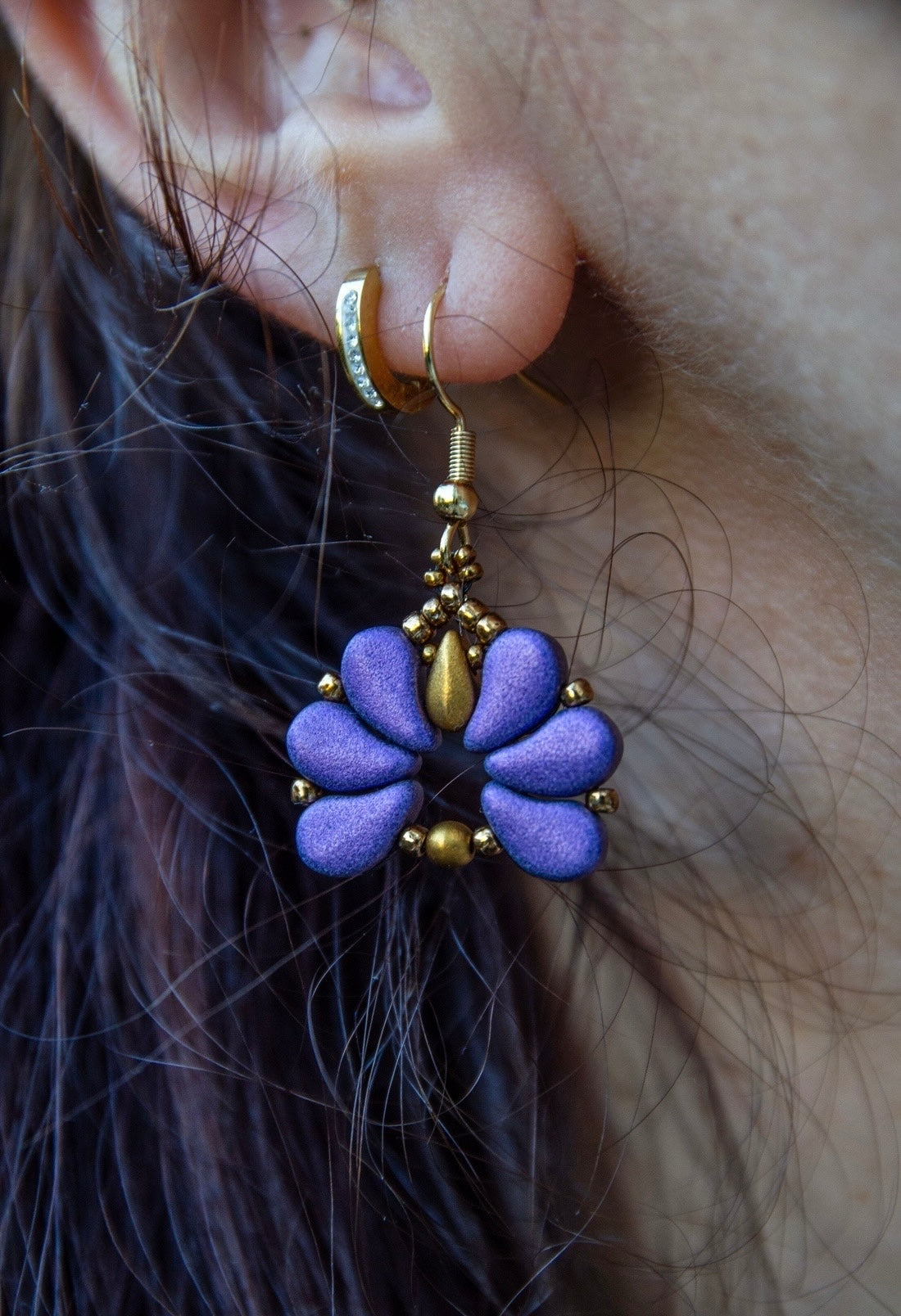 Matyórózsa stílusú fülbevaló több színben