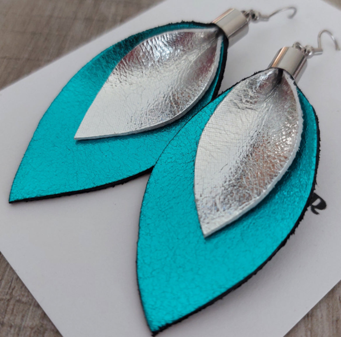 BALI FÜLBEVALÓ - Kék árnyalatok