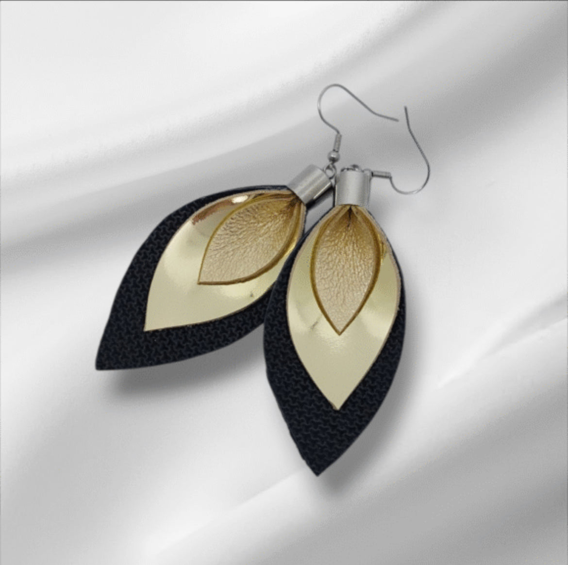 TRICOLOR FÜLBEVALÓ