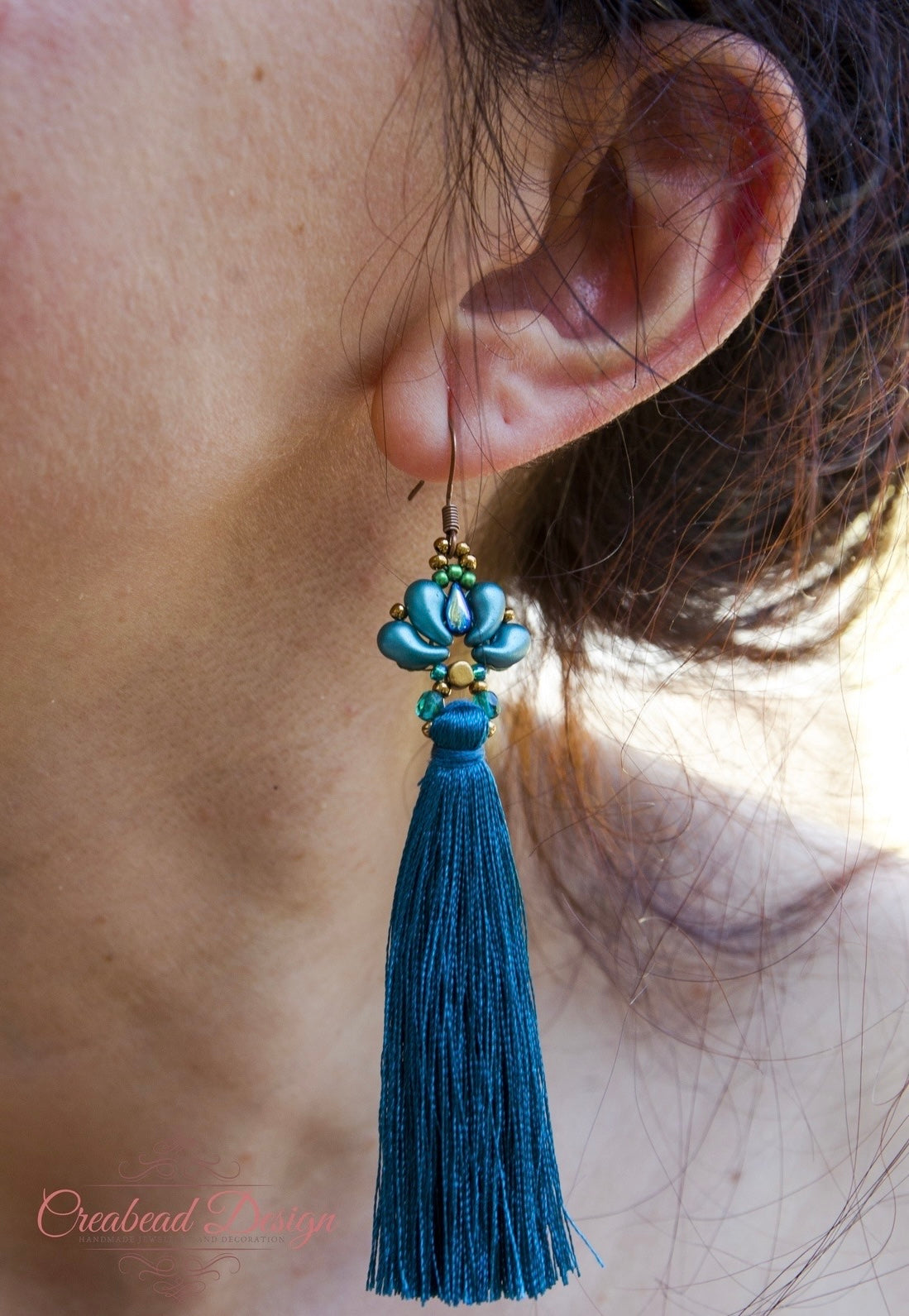 Hosszú bojtos matyó tulipán fülbevaló több színben