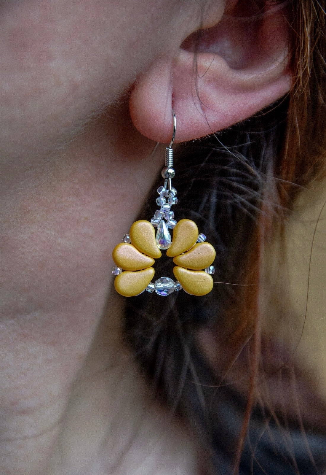 Matyórózsa stílusú fülbevaló több színben