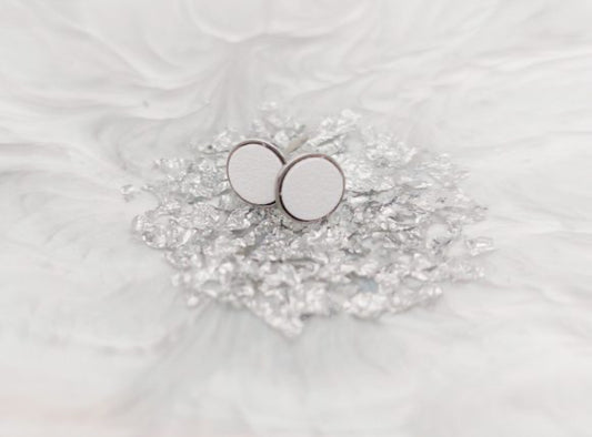 PETIT FÜLBEVALÓ BŐR PÖTTYEL