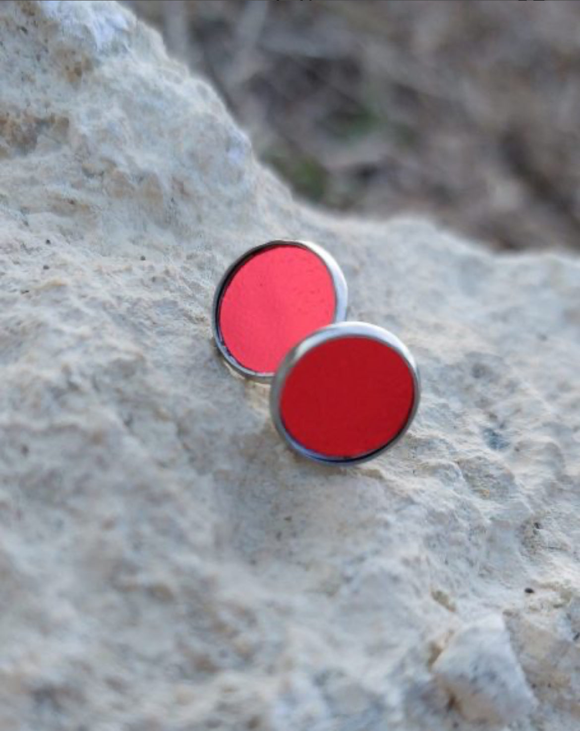 PETIT FÜLBEVALÓ BŐR PÖTTYEL