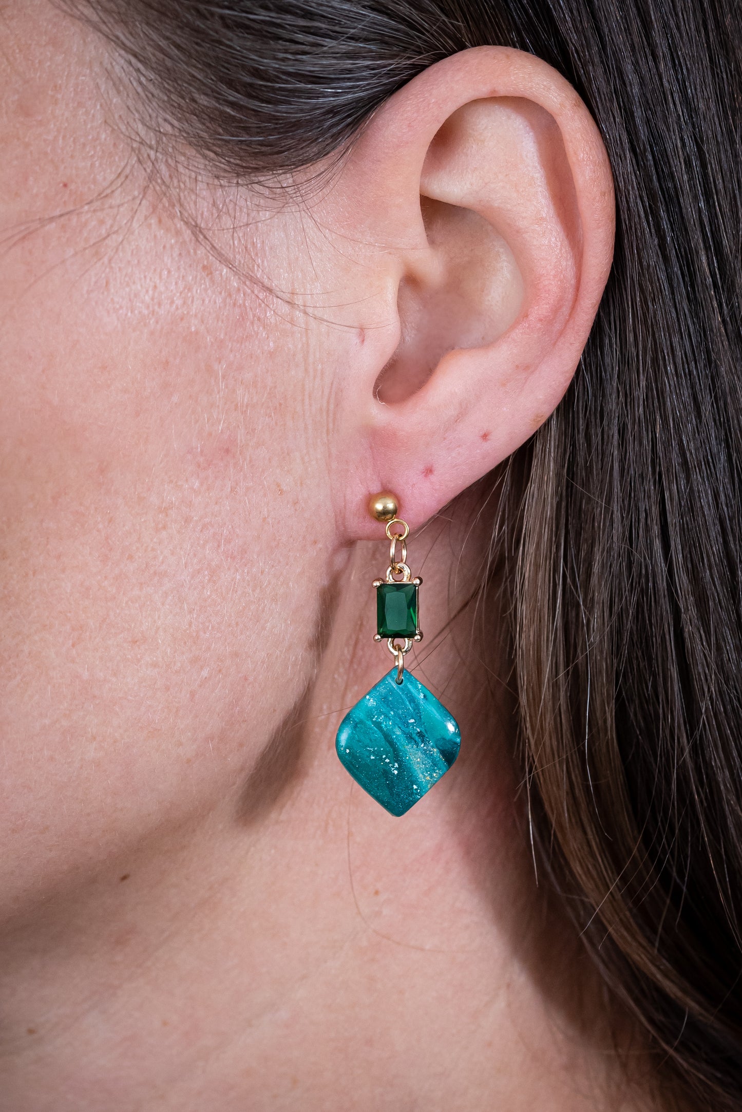 Kövekkel díszített fülbevaló több színben