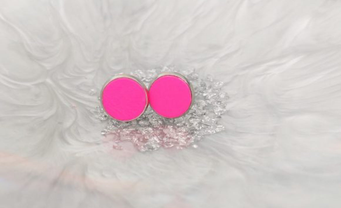 PETIT FÜLBEVALÓ BŐR PÖTTYEL