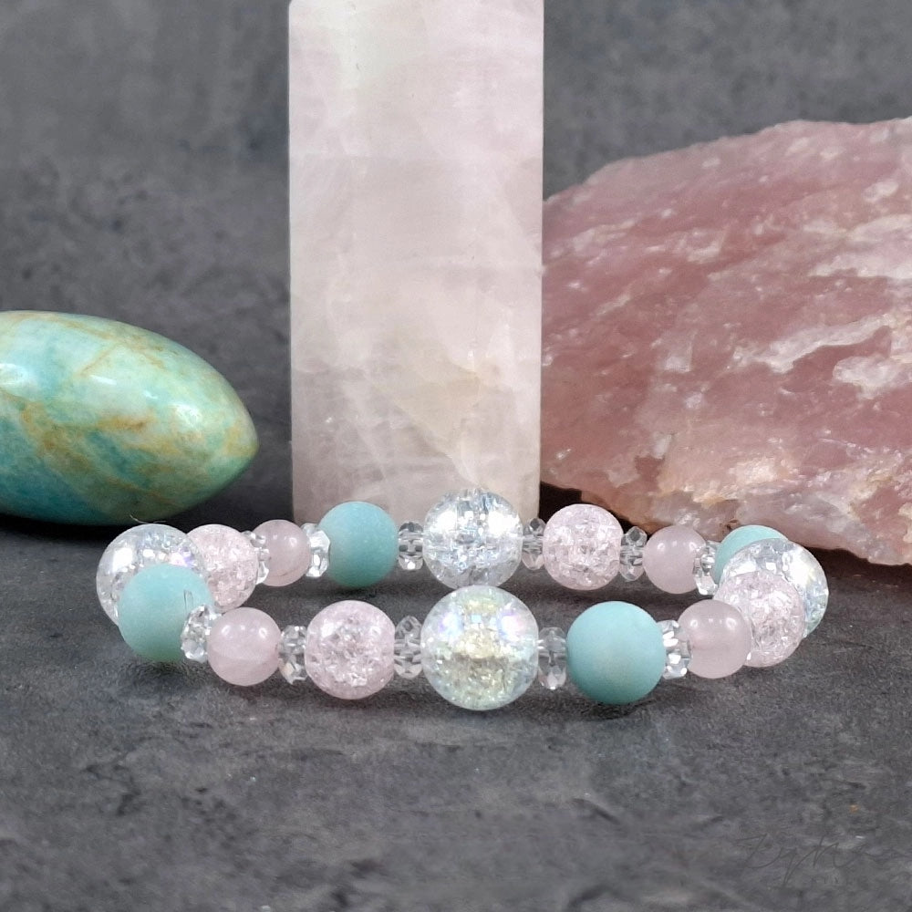 Boldogságfokozó, szeretet erősítő ásvány karkötő