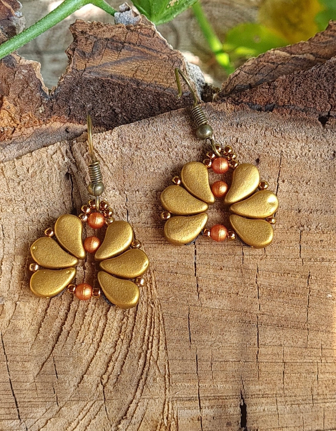 Matyórózsa stílusú fülbevaló több színben