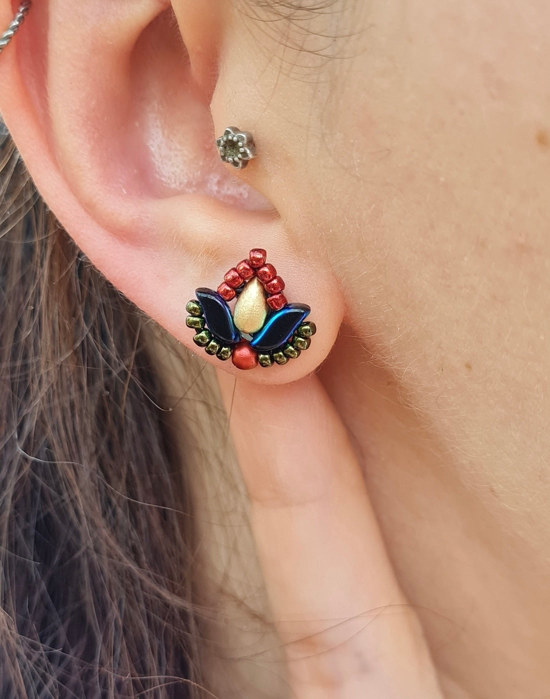 Kicsi bedugós matyó tulipán fülbevaló több színben