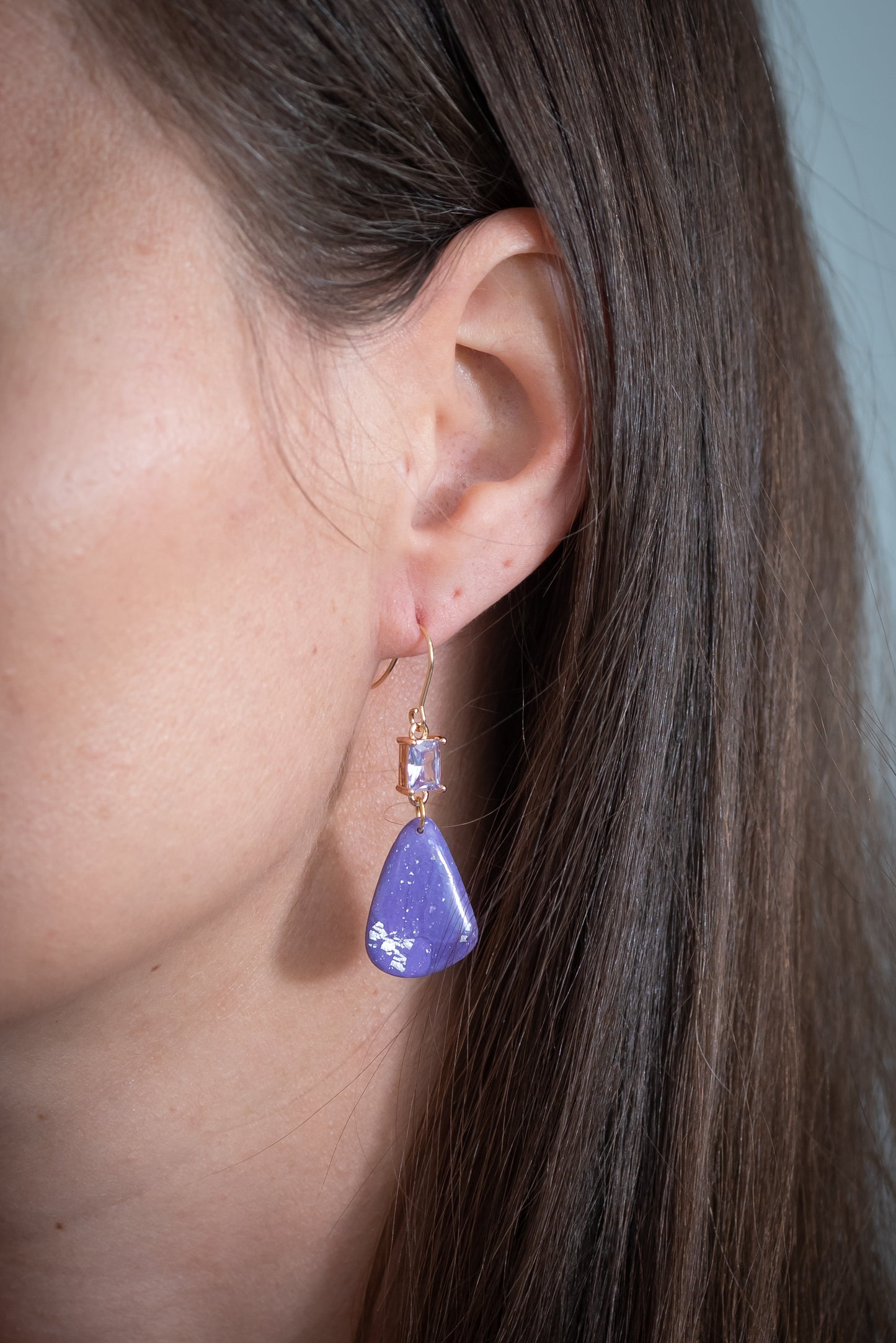 Kövekkel díszített fülbevaló több színben