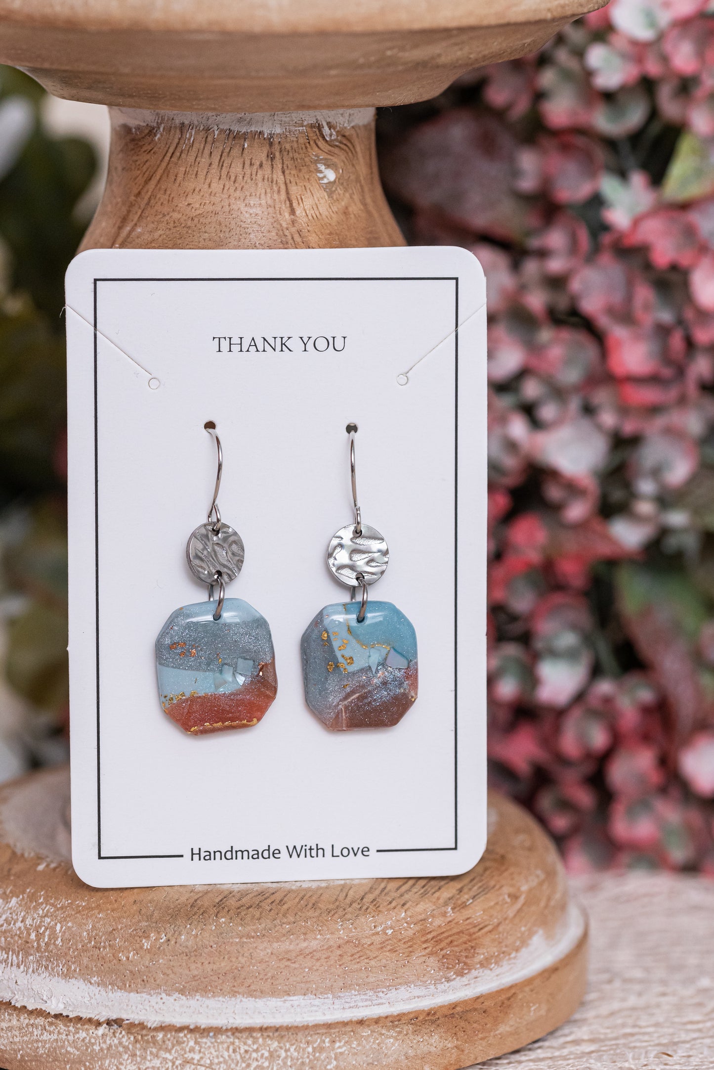 Terra Glow nagyobb csüngős fülbevaló többféle formában, márványos színekben