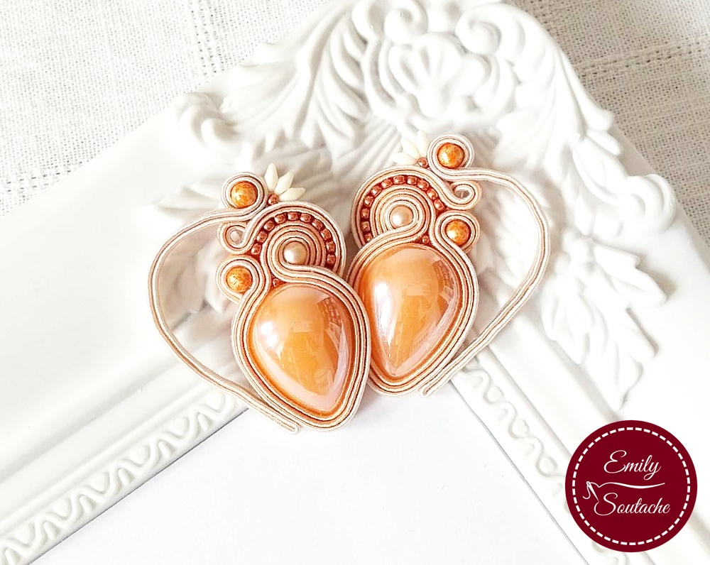 Szív küldi fazon több színben