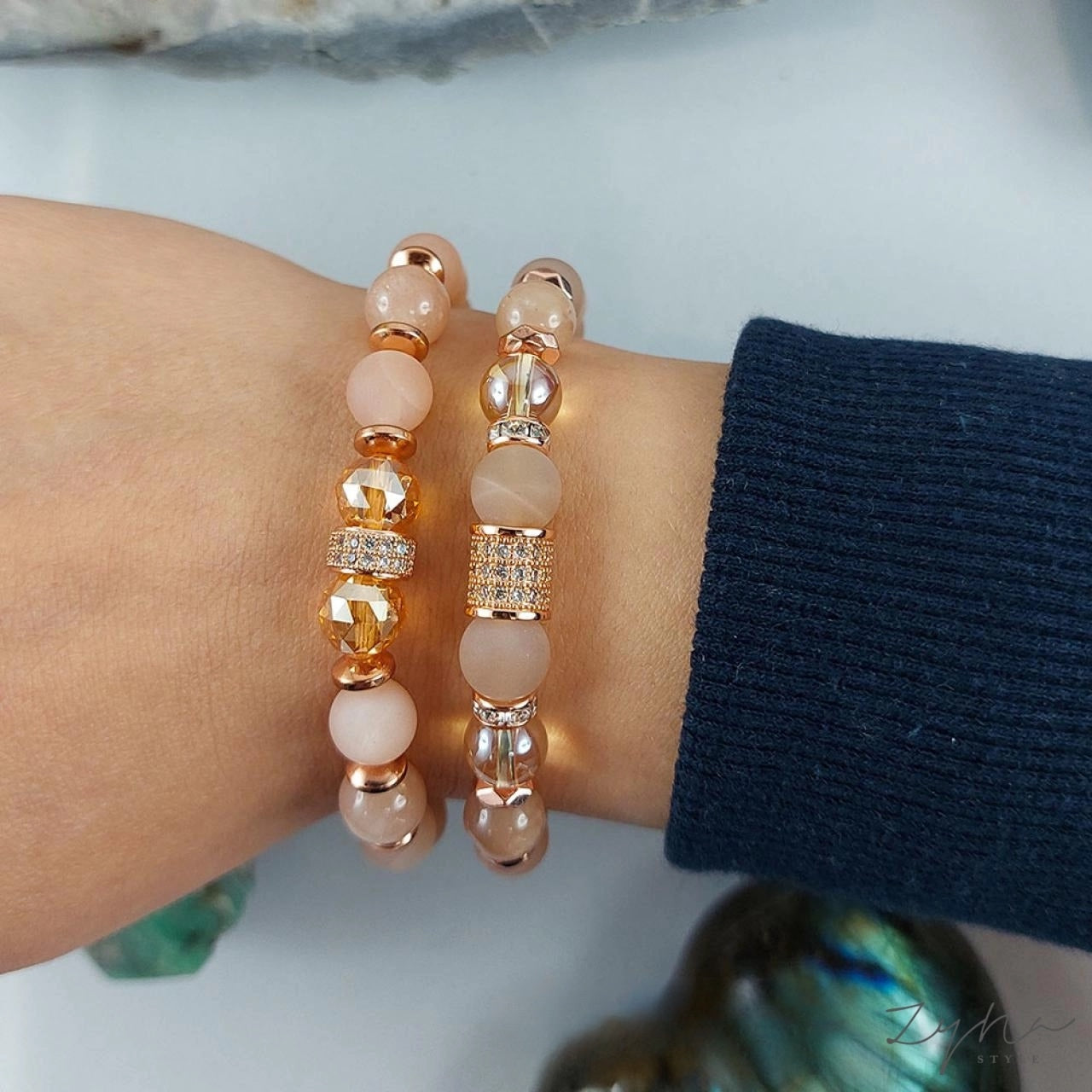 Nőiesség erősítő, lelki egyensúlyt adó rosegold cirkon ásvány karkötő szett