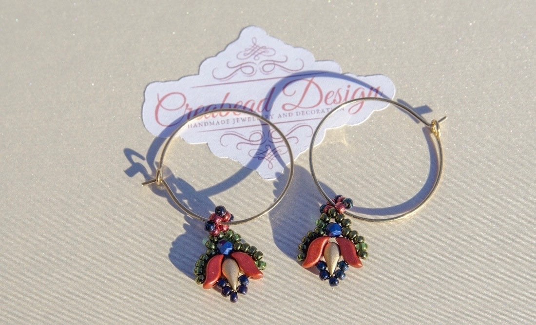 Matyóvirág karikán több színben