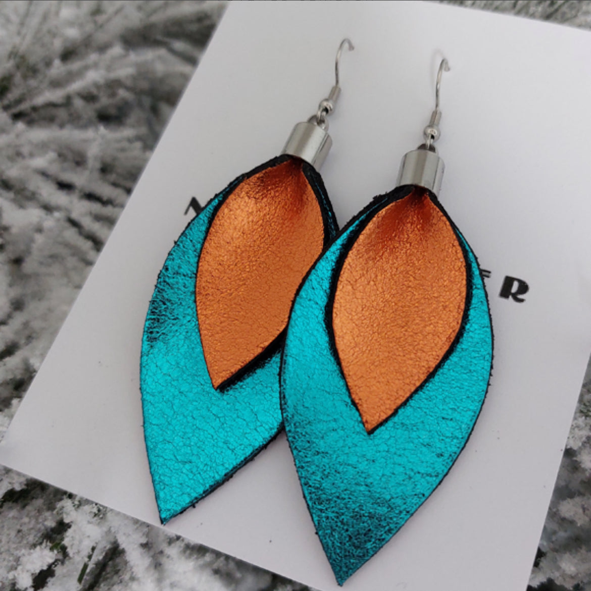 BALI FÜLBEVALÓ - Kék árnyalatok