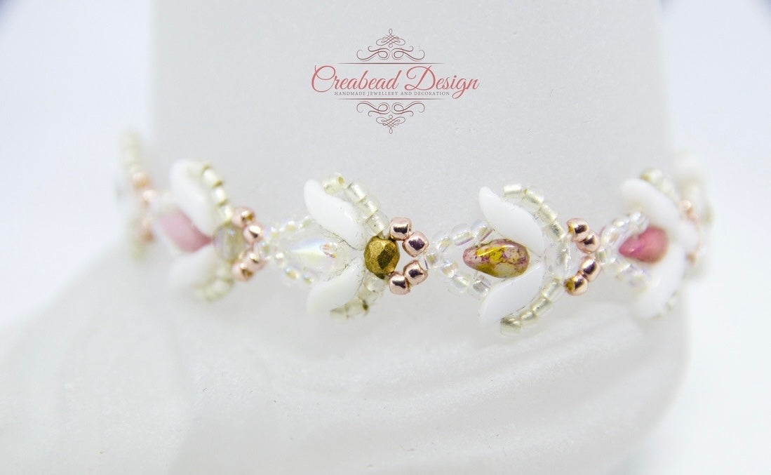 Elegáns tulipános karkötő