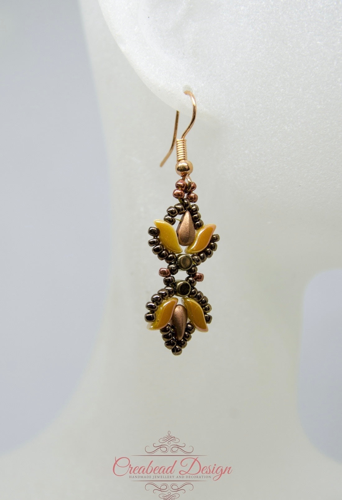 Matyó stílusú elegáns fülbevaló több színben