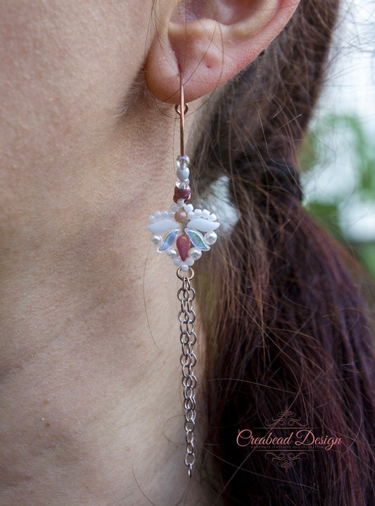 Karika fülbevaló matyó stílusú láncos dísszel több színben