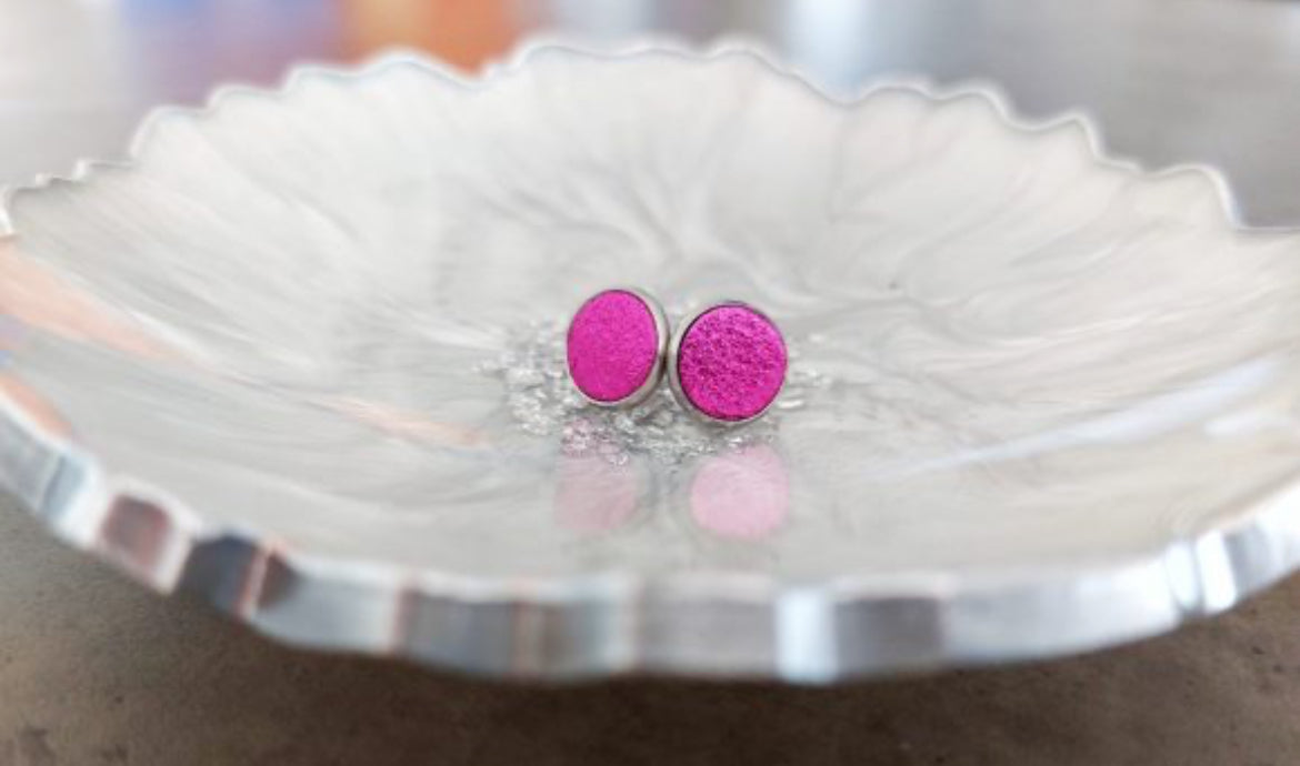 PETIT FÜLBEVALÓ BŐR PÖTTYEL