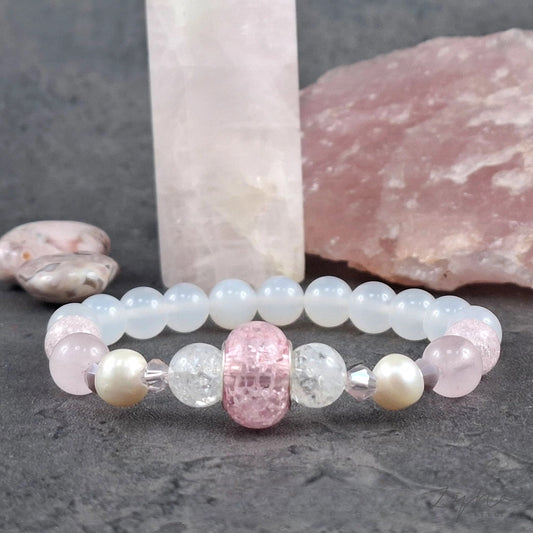 Nyugtató, önbizalom növelő, nőiességet erősítő ásvány karkötő