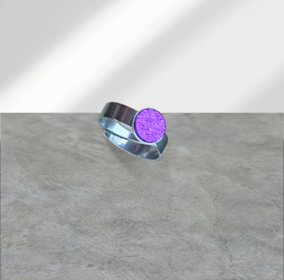 ORVOSI FÉM GYŰRŰ BŐR PÖTTYEL