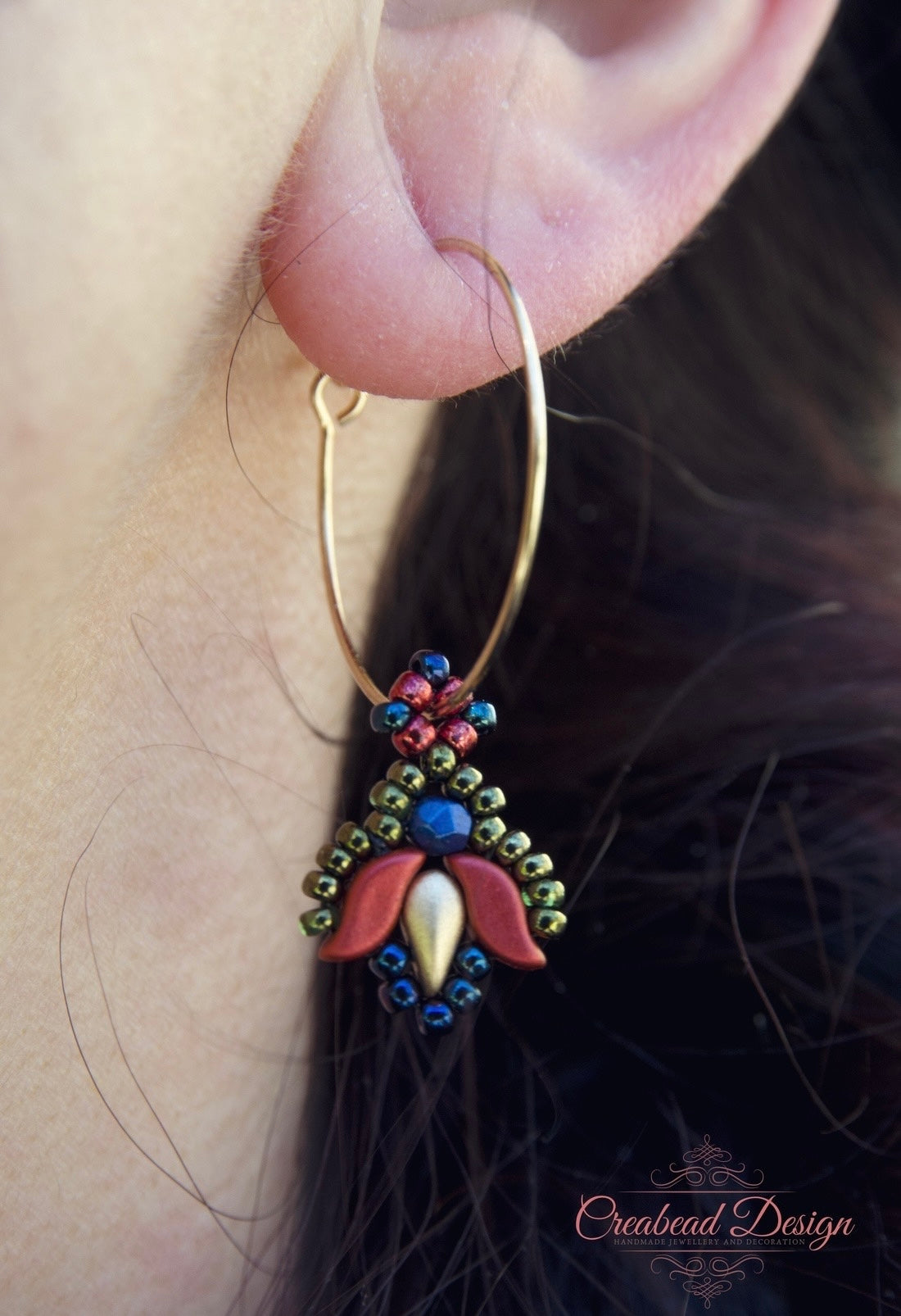 Matyóvirág karikán több színben