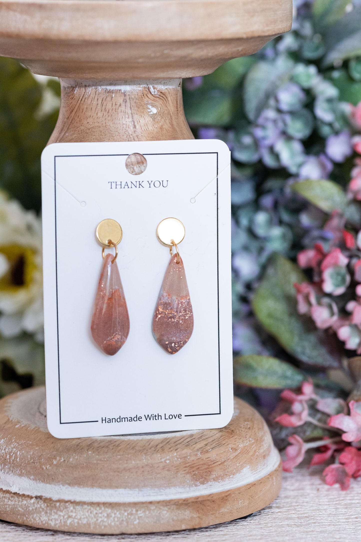 Terra Glow kicsi csüngős fülbevaló többféle formában, márványos színekben