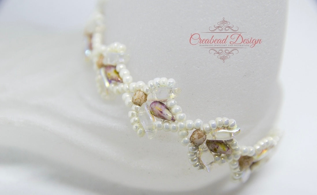 Elegáns tulipános karkötő